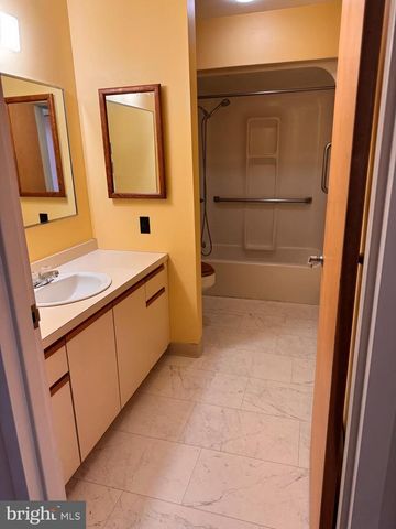 46-C BUTTONWOOD ST, Mount Holly, NJ 08060