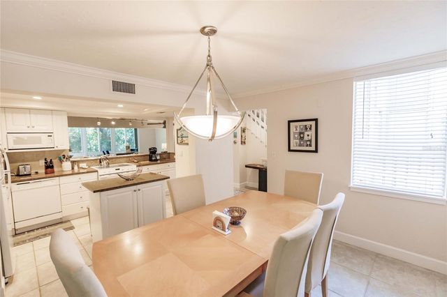 1207 E PEPPERTREE DRIVE 231, Sarasota, FL 34242