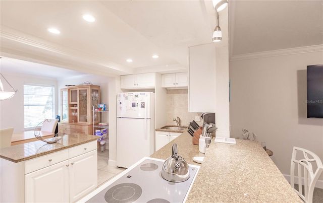 1207 E PEPPERTREE DRIVE 231, Sarasota, FL 34242