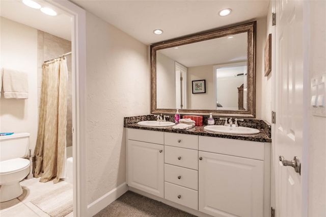 1207 E PEPPERTREE DRIVE 231, Sarasota, FL 34242