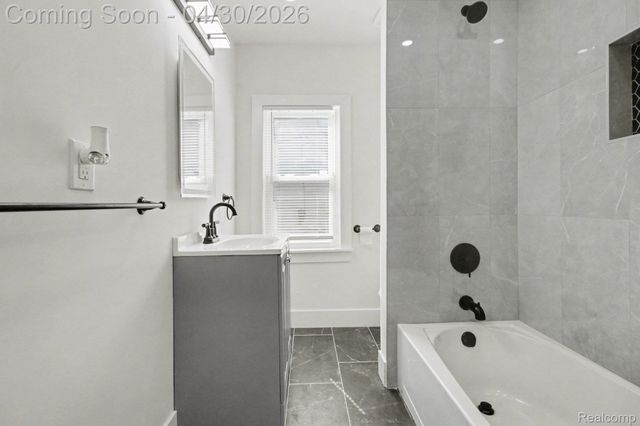 6366 Dellwood Drive, Waterford Charter Township, MI 48329