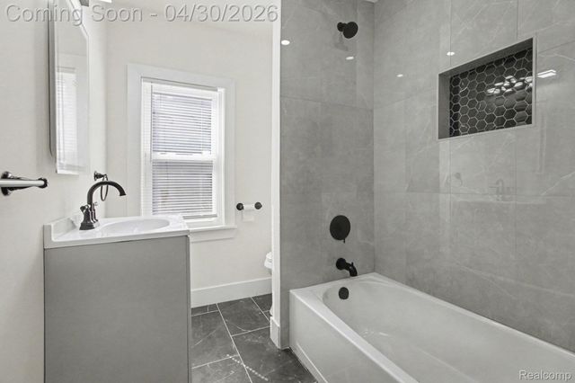 6366 Dellwood Drive, Waterford Charter Township, MI 48329