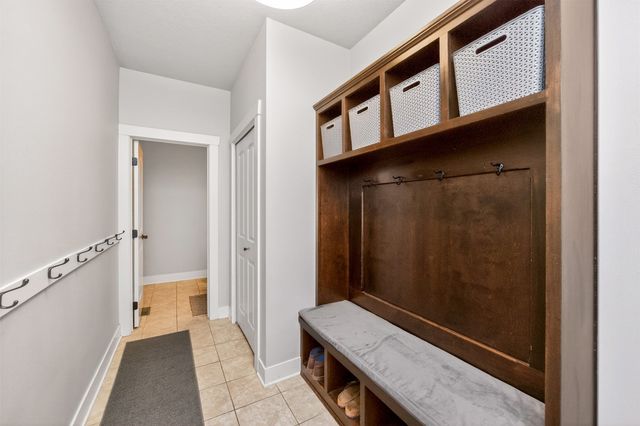 16413 Baxter Drive, Clive, IA 50323