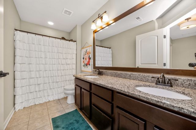 16413 Baxter Drive, Clive, IA 50323