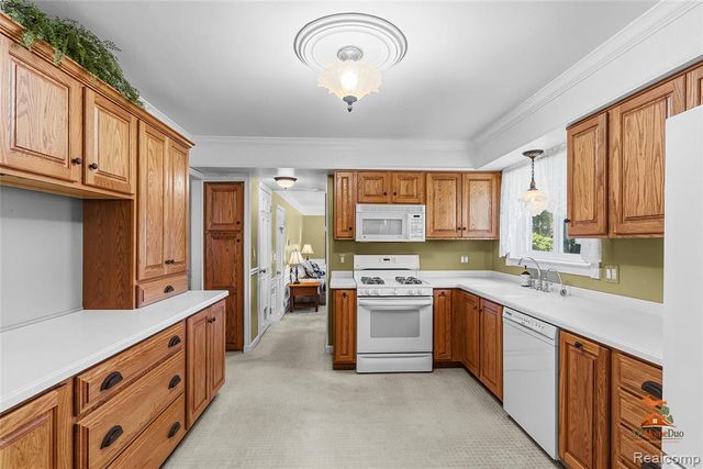 495 Springbrook Crescent, Saline, MI 48176