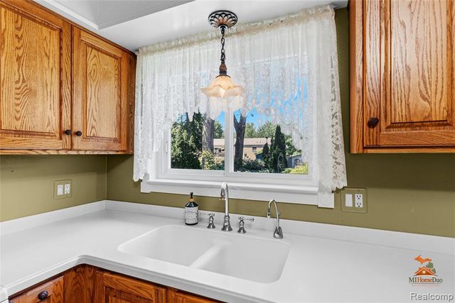495 Springbrook Crescent, Saline, MI 48176