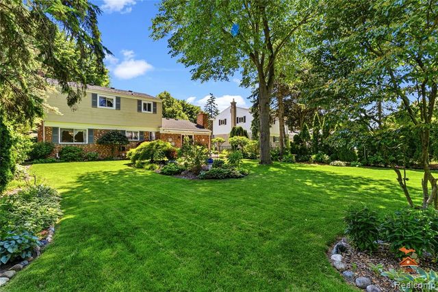 495 Springbrook Crescent, Saline, MI 48176