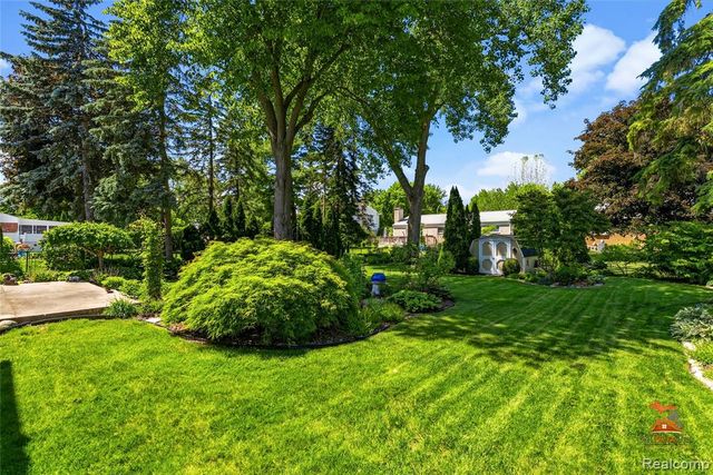 495 Springbrook Crescent, Saline, MI 48176