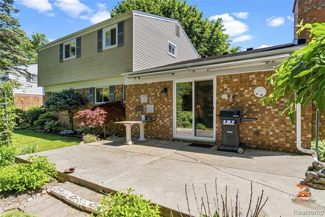 495 Springbrook Crescent, Saline, MI 48176
