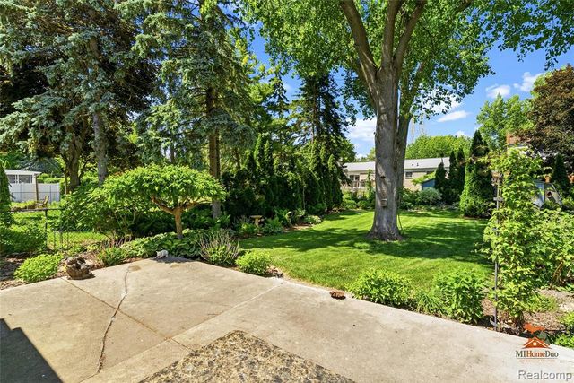 495 Springbrook Crescent, Saline, MI 48176