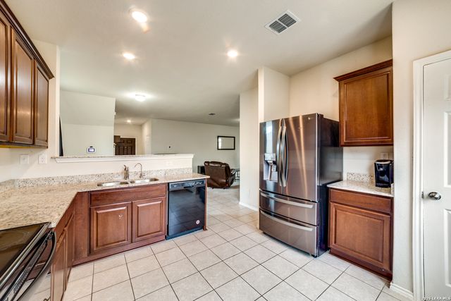 10306 GIBBONS CRK, San Antonio, TX 78252