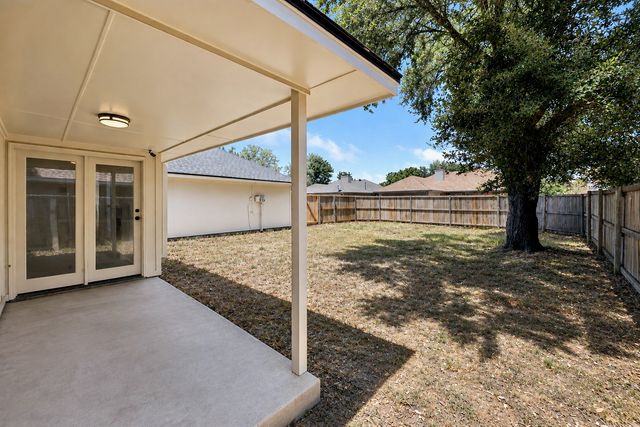 209 Willow Stone Street, Denton, TX 76207