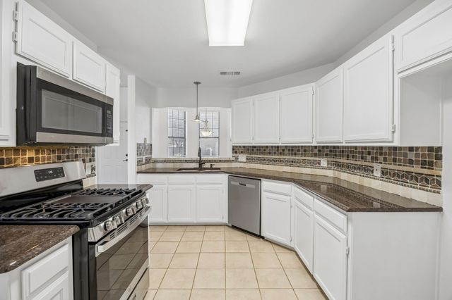 209 Willow Stone Street, Denton, TX 76207
