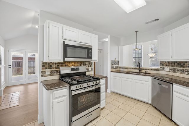 209 Willow Stone Street, Denton, TX 76207