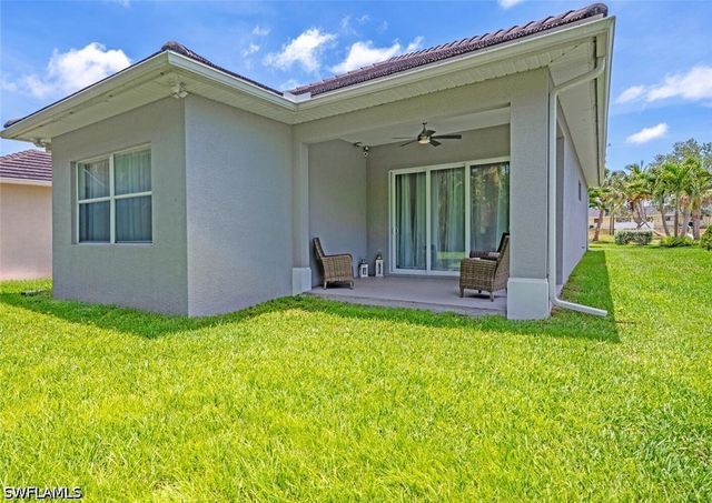 2737 Linda DR, Naples, FL 34112