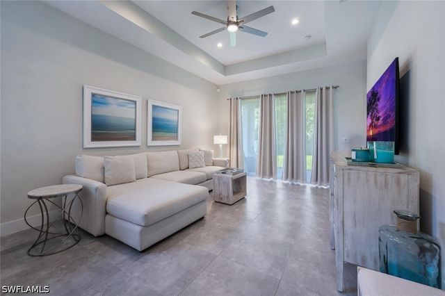2737 Linda DR, Naples, FL 34112