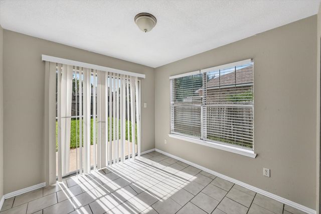 6611 Olivewood Drive, Arlington, TX 76001