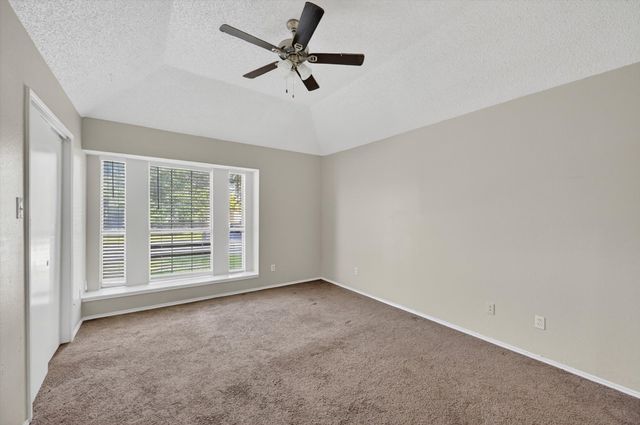 6611 Olivewood Drive, Arlington, TX 76001