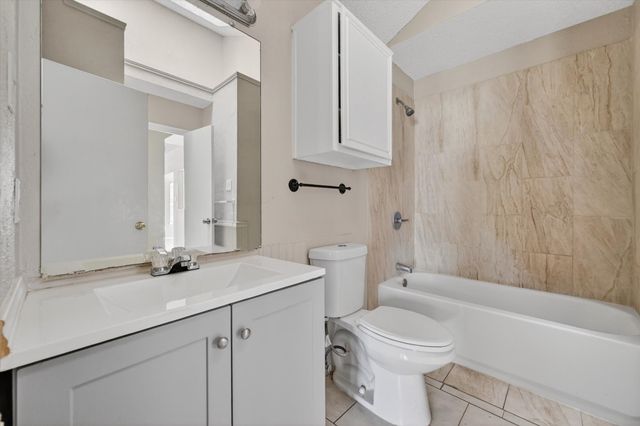 6611 Olivewood Drive, Arlington, TX 76001
