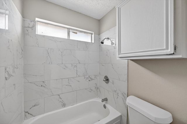 6611 Olivewood Drive, Arlington, TX 76001