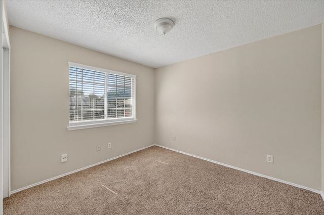 6611 Olivewood Drive, Arlington, TX 76001
