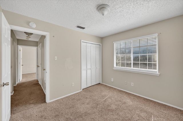 6611 Olivewood Drive, Arlington, TX 76001