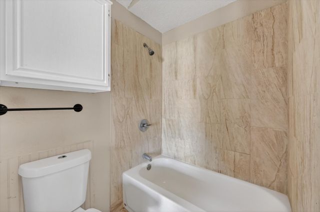 6611 Olivewood Drive, Arlington, TX 76001
