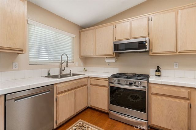 18250 Preston Street, Hesperia, CA 92345