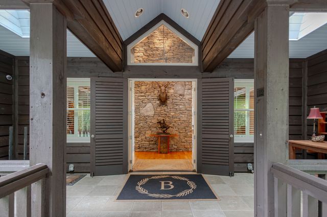 391 Bluestocking Hollow Rd, Shelbyville, TN 37160