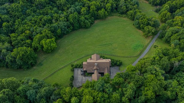 391 Bluestocking Hollow Rd, Shelbyville, TN 37160