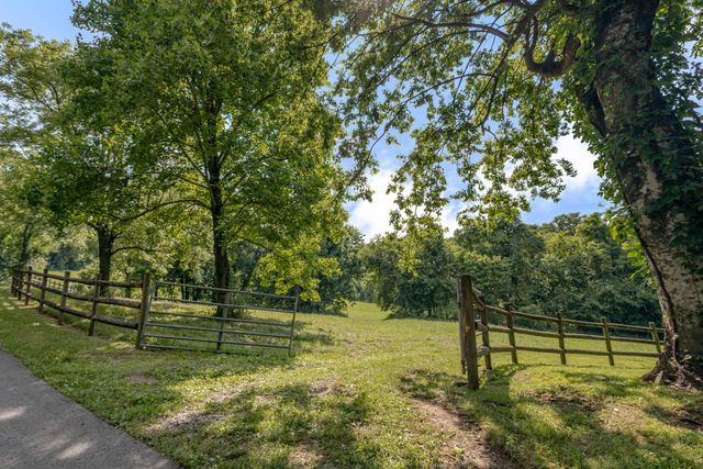 391 Bluestocking Hollow Rd, Shelbyville, TN 37160