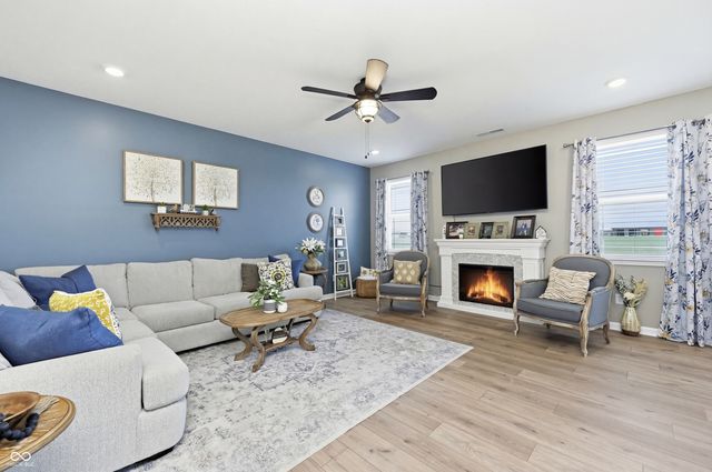 70 Freeman Street, Whiteland, IN 46184