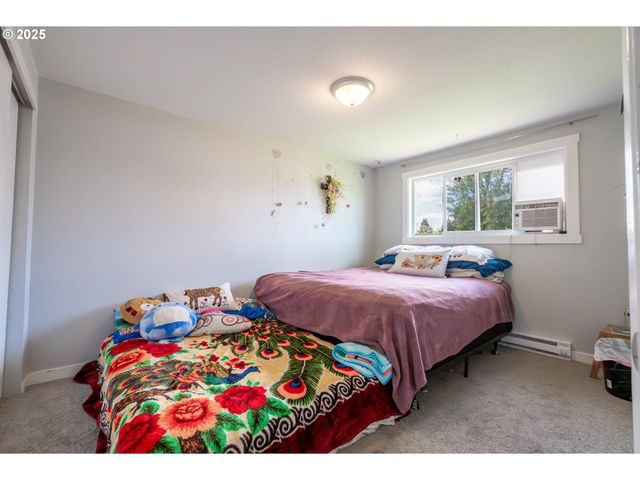 598 Ne 46TH Ave, Salem, OR 97301
