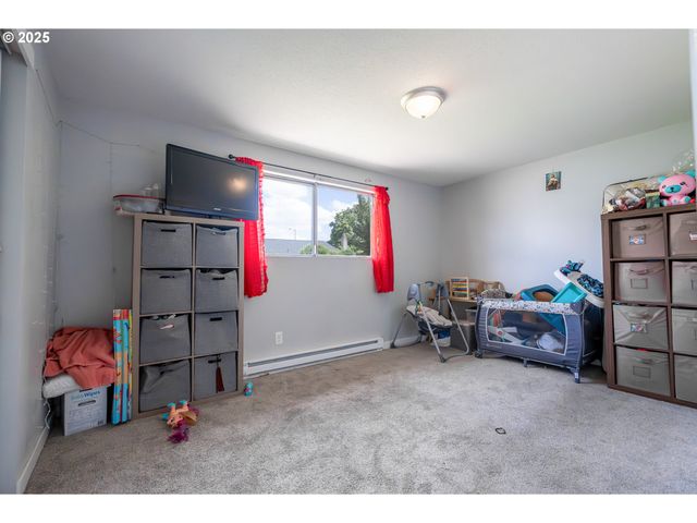 598 Ne 46TH Ave, Salem, OR 97301
