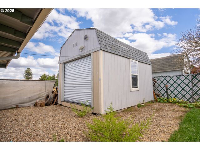 598 Ne 46TH Ave, Salem, OR 97301