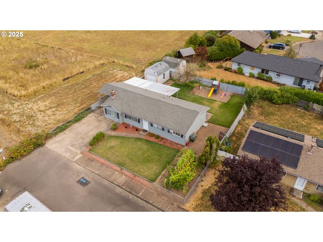 598 Ne 46TH Ave, Salem, OR 97301