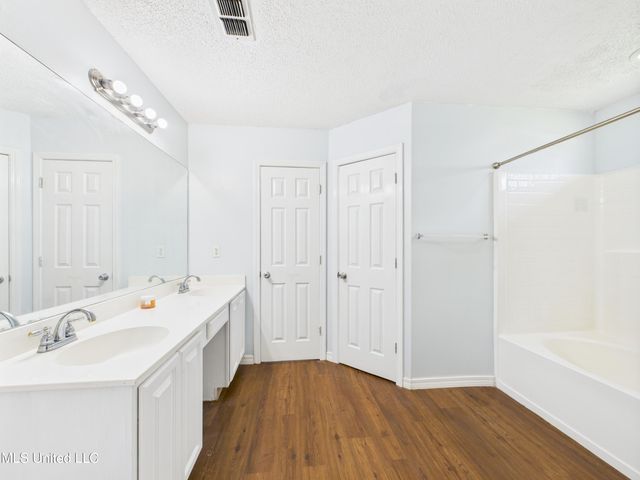 6700 Dove Lane, Ocean Springs, MS 39564