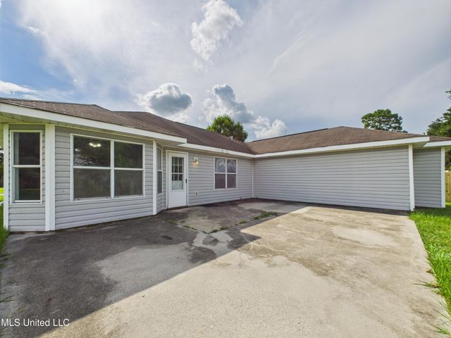 6700 Dove Lane, Ocean Springs, MS 39564