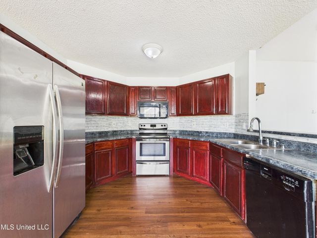 6700 Dove Lane, Ocean Springs, MS 39564