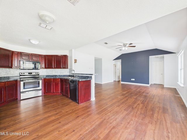 6700 Dove Lane, Ocean Springs, MS 39564