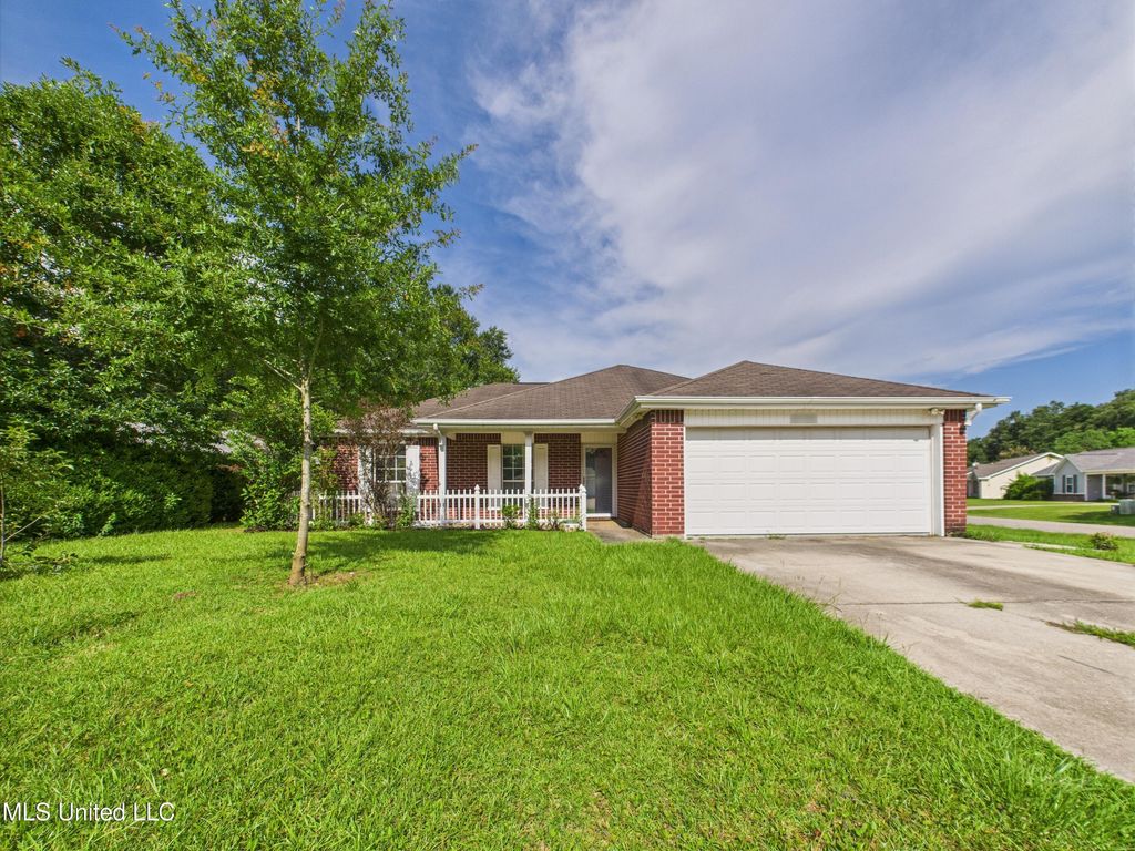 6700 Dove Lane, Ocean Springs, MS 39564