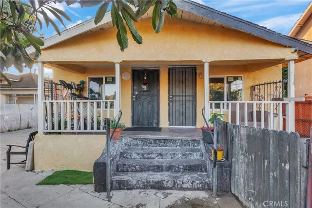 4257 San Pedro, Los Angeles, CA 90011