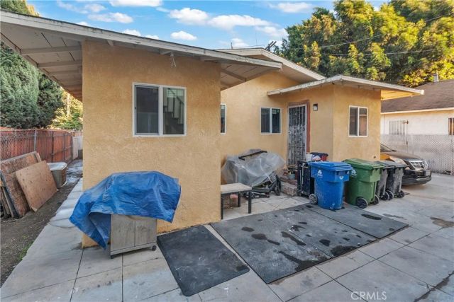 4257 San Pedro, Los Angeles, CA 90011
