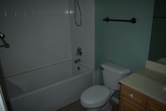 6801 N Milwaukee Avenue 404, Niles, IL 60714