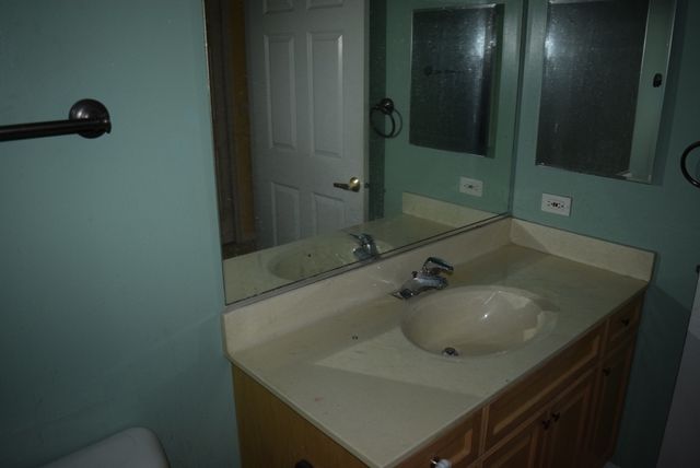 6801 N Milwaukee Avenue 404, Niles, IL 60714