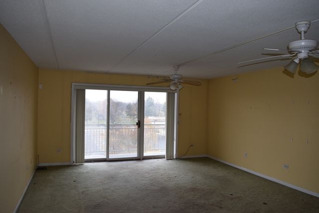 6801 N Milwaukee Avenue 404, Niles, IL 60714