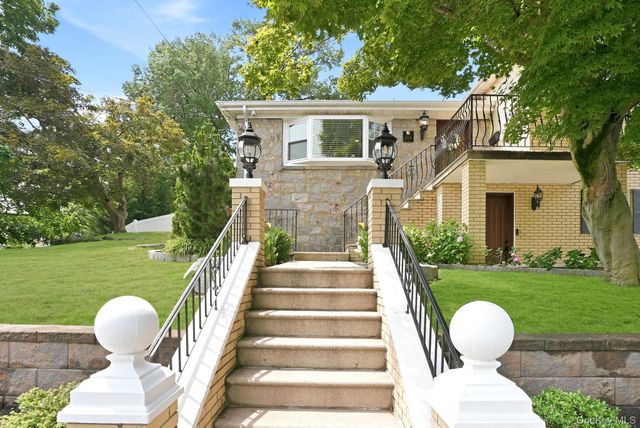 95 Vernon Avenue, Yonkers, NY 10704
