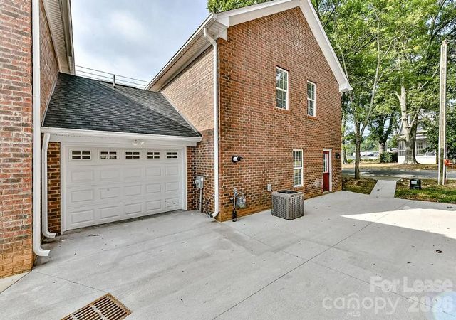 704 N Main Street, Mooresville, NC 28115