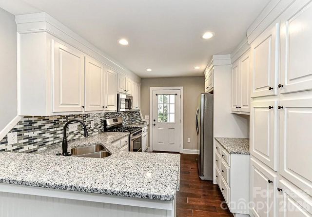 704 N Main Street, Mooresville, NC 28115