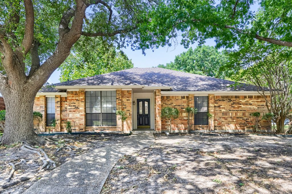 734 Swallow Drive, Coppell, TX 75019